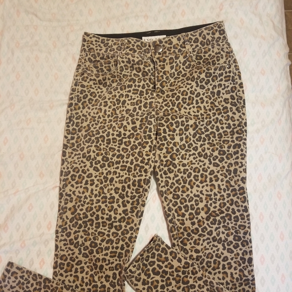 Pants - Picture 4 of 4